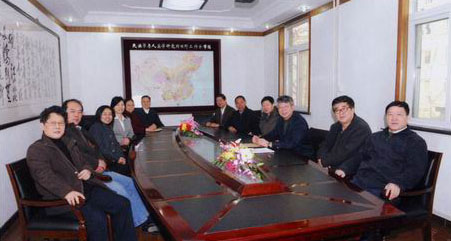 所職稱評審委員會全體成員合影