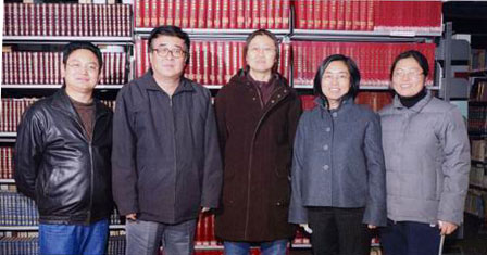 民族古文獻(xiàn)研究室全體同仁合影